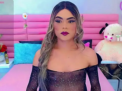 Snapshot of miss_dania75 chatting on 11/17/25, 10:37 miss dania75 online show from 11/17/25, 10:37