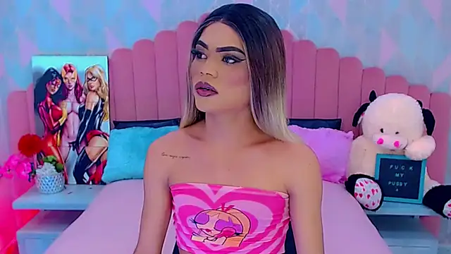 Snapshot of miss_dania75 chatting on 11/23/25, 04:56 miss dania75 online show from 11/23/25, 04:56