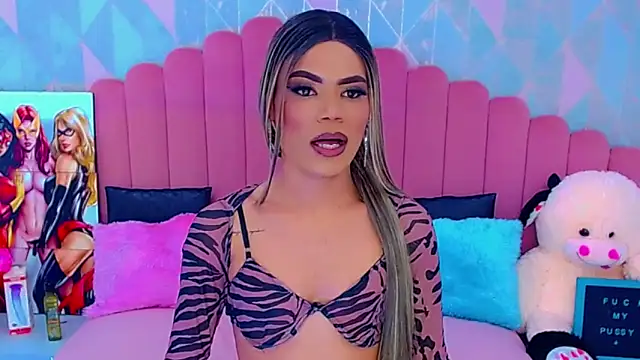 Snapshot of miss_dania75 chatting on 11/30/25, 05:17 miss dania75 online show from 11/30/25, 05:17