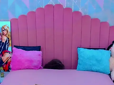 Snapshot of miss_dania75 chatting on 12/03/25, 05:04 miss dania75 online show from 12/03/25, 05:04