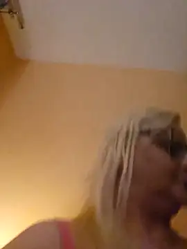 Snapshot of NieMaJazdyBezGwiazdy7883 chatting on 10/29/25, 06:42 NieMaJazdyBezGwiazdy7883 online show from 10/29/25, 06:42