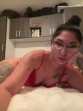 Snapshot of bia900bianca chatting on 12/16/25, 08:03 bia900bianca online show from 12/16/25, 08:03