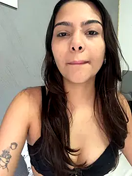 Snapshot of liz_maciel chatting on 10/13/25, 04:29 liz maciel online show from 10/13/25, 04:29