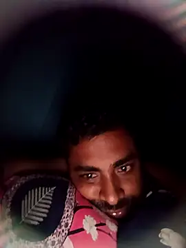 Snapshot of mfrboss1 chatting on 10/04/25, 02:04 mfrboss1 online show from 10/04/25, 02:04