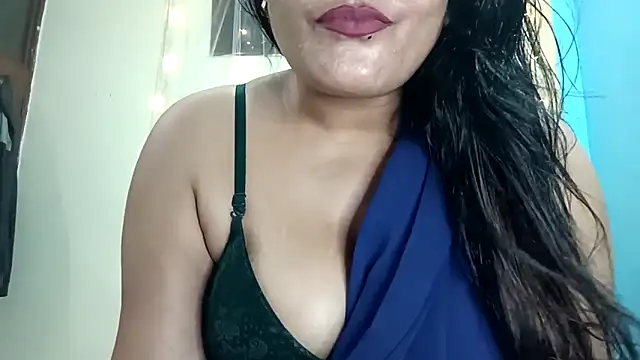 horny milf couple online show from 03/08/26, 02:15