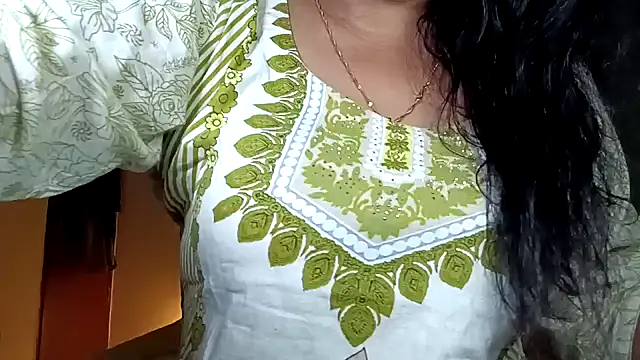 horny milf couple online show from 06/10/26, 09:25