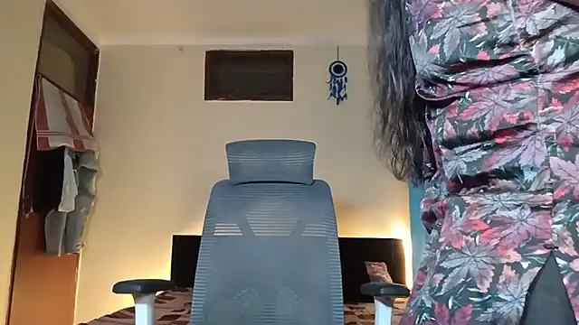 horny milf couple online show from 06/20/26, 09:06