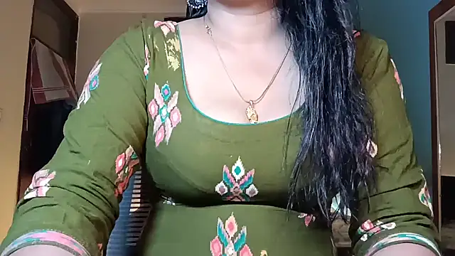 horny milf couple online show from 06/26/26, 07:29