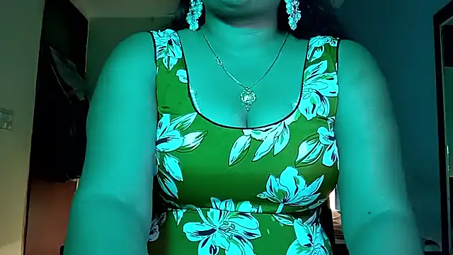 horny milf couple online show from 06/30/26, 07:59