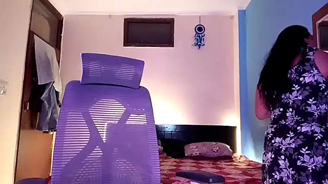 horny milf couple online show from 07/05/26, 07:21