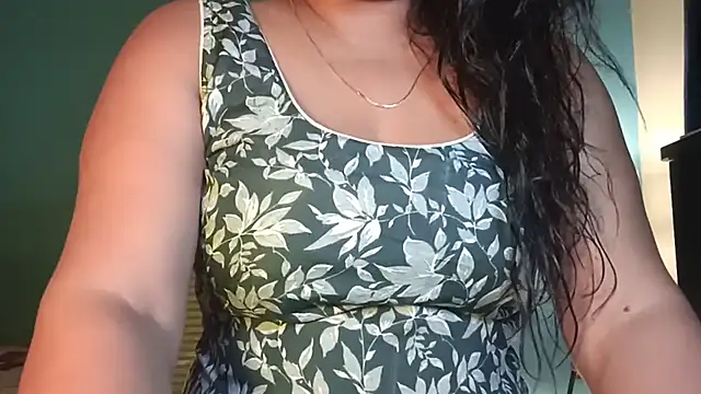 horny milf couple online show from 07/17/26, 06:24