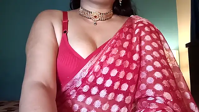 horny milf couple online show from 07/18/26, 03:38