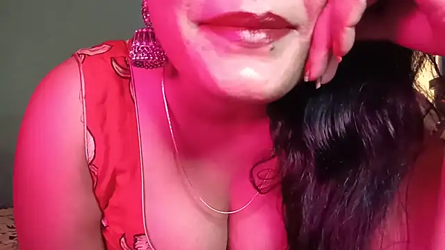 horny milf couple online show from 07/28/26, 10:53
