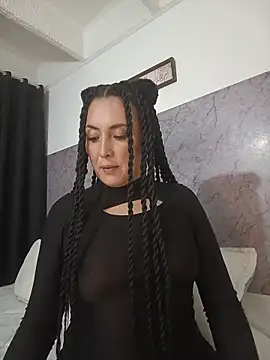 Snapshot of Nina-Velour chatting on 10/18/25, 12:24 Nina-Velour online show from 10/18/25, 12:24