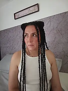 Snapshot of Nina-Velour chatting on 10/26/25, 06:58 Nina-Velour online show from 10/26/25, 06:58