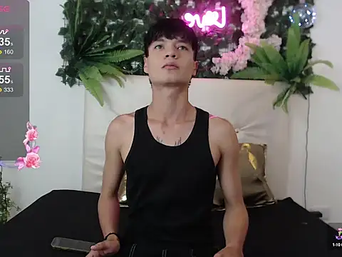 Snapshot of alex_russo__ chatting on 10/08/25, 03:15 alex russo   online show from 10/08/25, 03:15