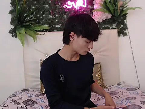 Snapshot of alex_russo__ chatting on 10/22/25, 03:40 alex russo   online show from 10/22/25, 03:40