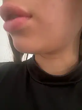 Snapshot of alahia_hank chatting on 12/04/25, 06:05 alahia hank online show from 12/04/25, 06:05