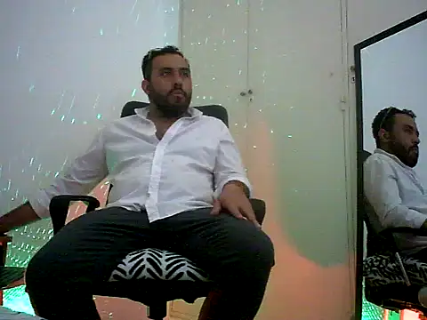 Snapshot of Domfetishx chatting on 10/22/25, 04:35 Domfetishx online show from 10/22/25, 04:35