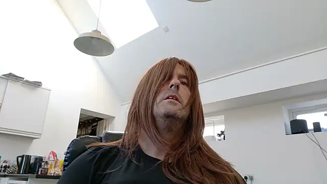 avasmith80 online show from 10/04/25, 07:39