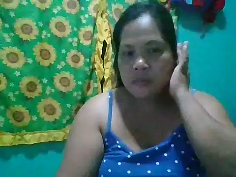 Snapshot of shyhotpinay_32 chatting on 07/17/26, 01:18 shyhotpinay 32 online show from 07/17/26, 01:18