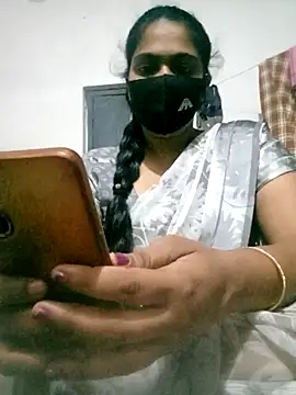 Snapshot of lasyalovely123456 chatting on 10/18/25, 03:35 lasyalovely123456 online show from 10/18/25, 03:35