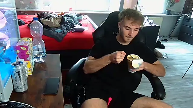 WolkenJunge2006 online show from 10/07/25, 09:17