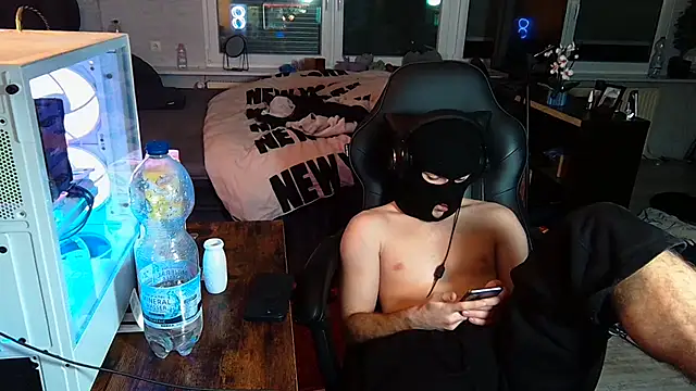 WolkenJunge2006 online show from 11/02/25, 09:17