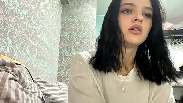 SorayaTrieger online show from 10/10/25, 08:57