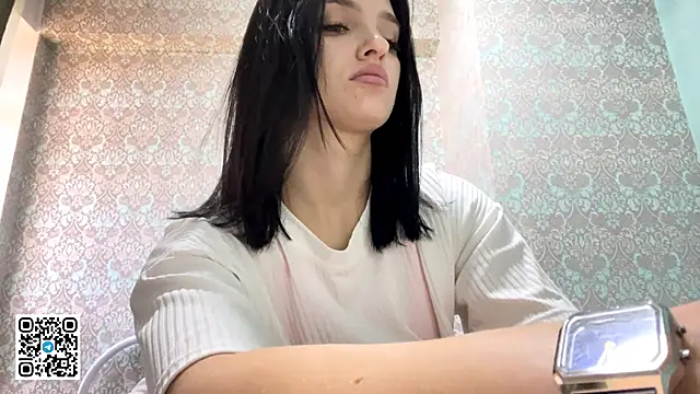 SorayaTrieger online show from 10/17/25, 09:01