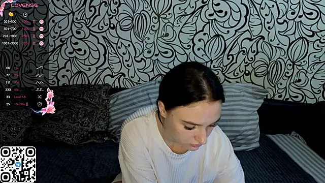 SorayaTrieger online show from 10/28/25, 09:02