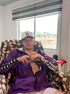 noah red online show from 10/07/25, 02:14