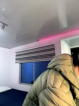 noah red online show from 10/10/25, 01:48