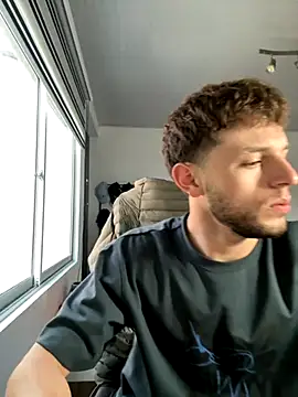 Snapshot of noah_red chatting on 11/02/25, 09:28 noah red online show from 11/02/25, 09:28