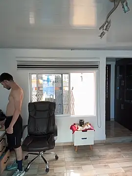 Snapshot of noah_red chatting on 11/20/25, 01:00 noah red online show from 11/20/25, 01:00