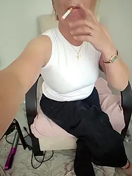 Snapshot of Yildiz060 chatting on 10/11/25, 10:14 Yildiz060 online show from 10/11/25, 10:14