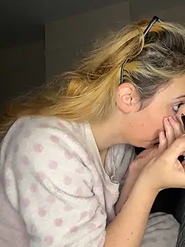 Snapshot of TabbyLovexox chatting on 11/07/25, 08:14 TabbyLovexox online show from 11/07/25, 08:14