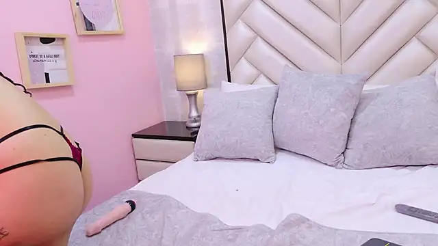 CristalShayy online show from 12/03/25, 03:32