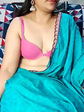 Snapshot of traditional_Jaanvi chatting on 03/08/26, 02:59 traditional Jaanvi online show from 03/08/26, 02:59