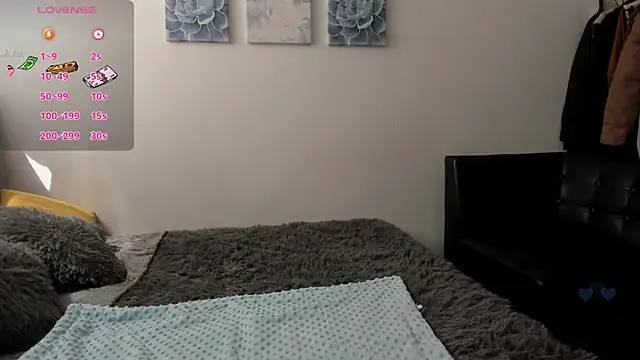Snapshot of SorayaLane chatting on 10/23/25, 03:00 SorayaLane online show from 10/23/25, 03:00