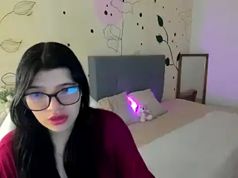 Gia Brawn online show from 10/26/25, 11:49