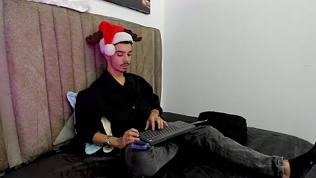 Timothe Evans online show from 12/17/25, 04:07