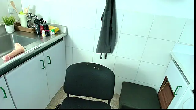 Snapshot of sabrinaruiz_ chatting on 10/21/25, 08:53 sabrinaruiz  online show from 10/21/25, 08:53