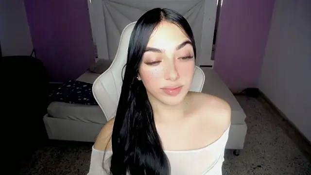 Snapshot of cielooo_ chatting on 11/07/25, 08:42 cielooo online show from 11/07/25, 08:42