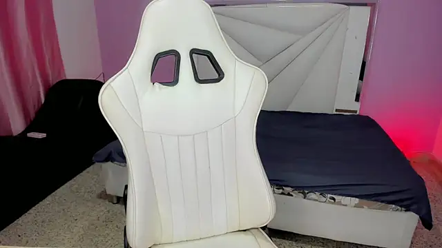 Snapshot of cielooo_ chatting on 11/14/25, 08:40 cielooo online show from 11/14/25, 08:40