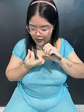 GabrielleMarsh1 online show from 10/22/25, 02:23