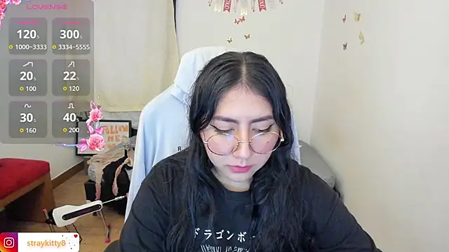 Snapshot of LoveLyy- chatting on 11/04/25, 02:27 LoveLyy- online show from 11/04/25, 02:27