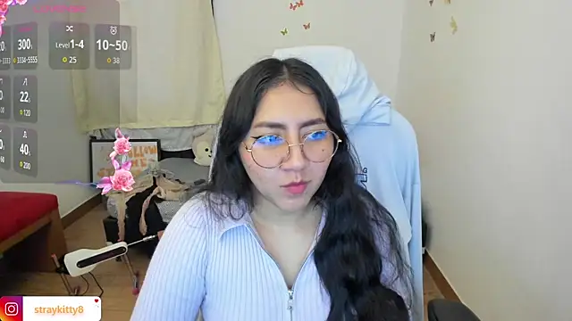 Snapshot of LoveLyy- chatting on 11/07/25, 02:17 LoveLyy- online show from 11/07/25, 02:17