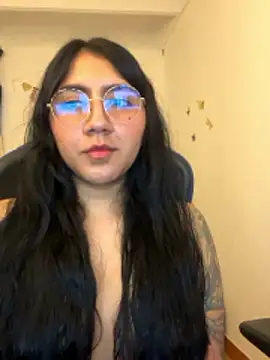 LoveLyy- online show from 12/17/25, 06:58