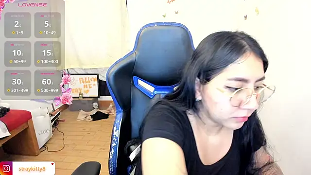 Snapshot of LoveLyy- chatting on 01/14/26, 05:51 LoveLyy- online show from 01/14/26, 05:51